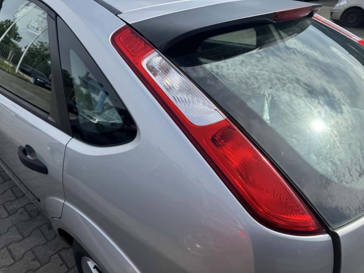 Ford Focus 2 original R&uuml;cklicht R&uuml;ckleuchte Schlussleuchte links Flie&szlig;heck Bj.2005